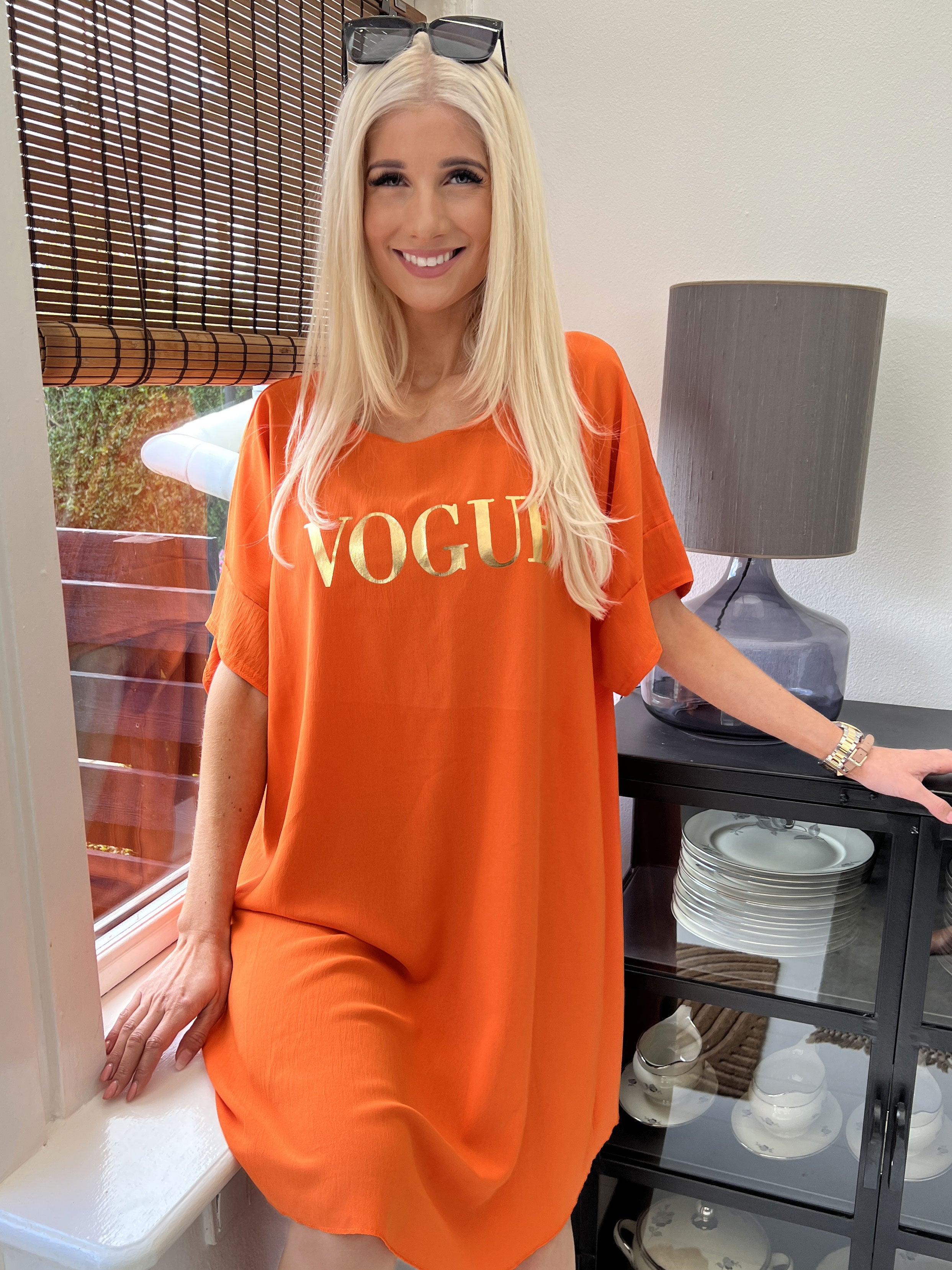 Clara - Løstsiddende kjole med vogue stående